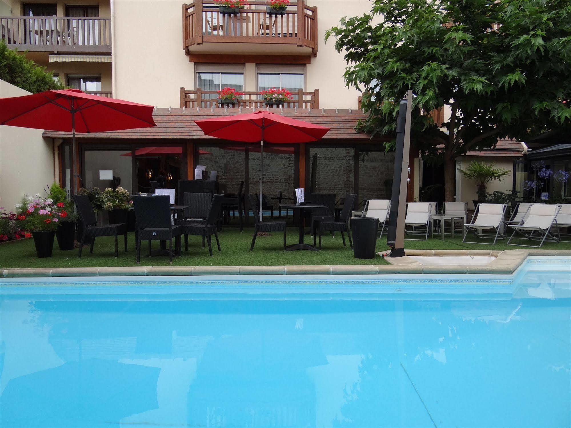 Le Trophée By M Hotel 3*