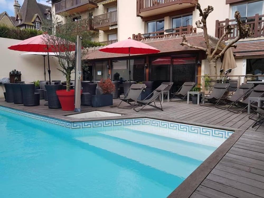Le Trophee Boutique Spa- La Loggia Deauville