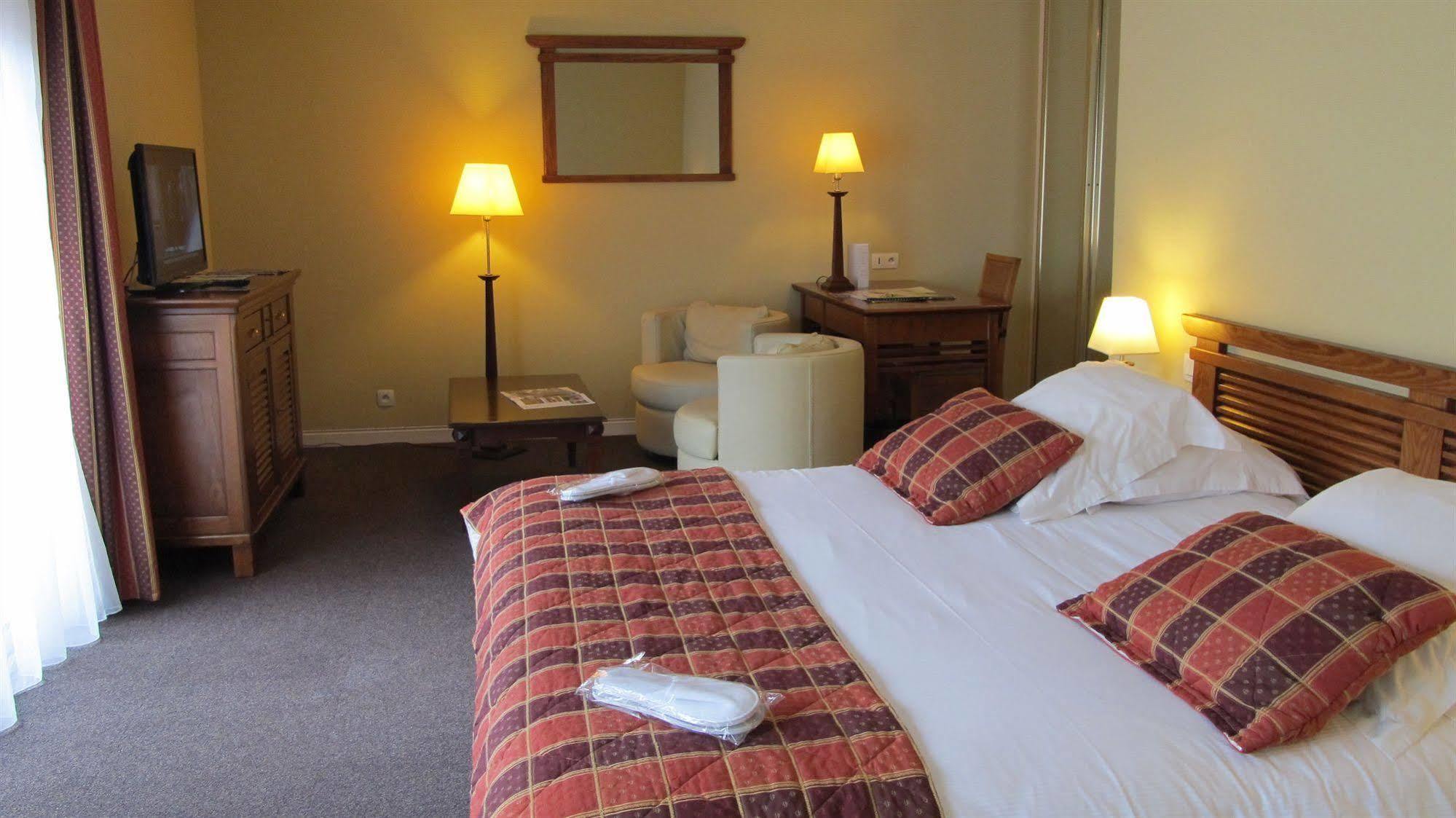 Hotel Le Trophée By M